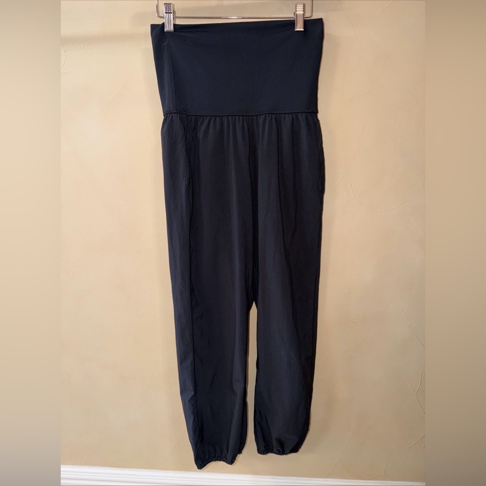 Lululemon Lightweight Jogger Black Activewear Women's Pants Size 4